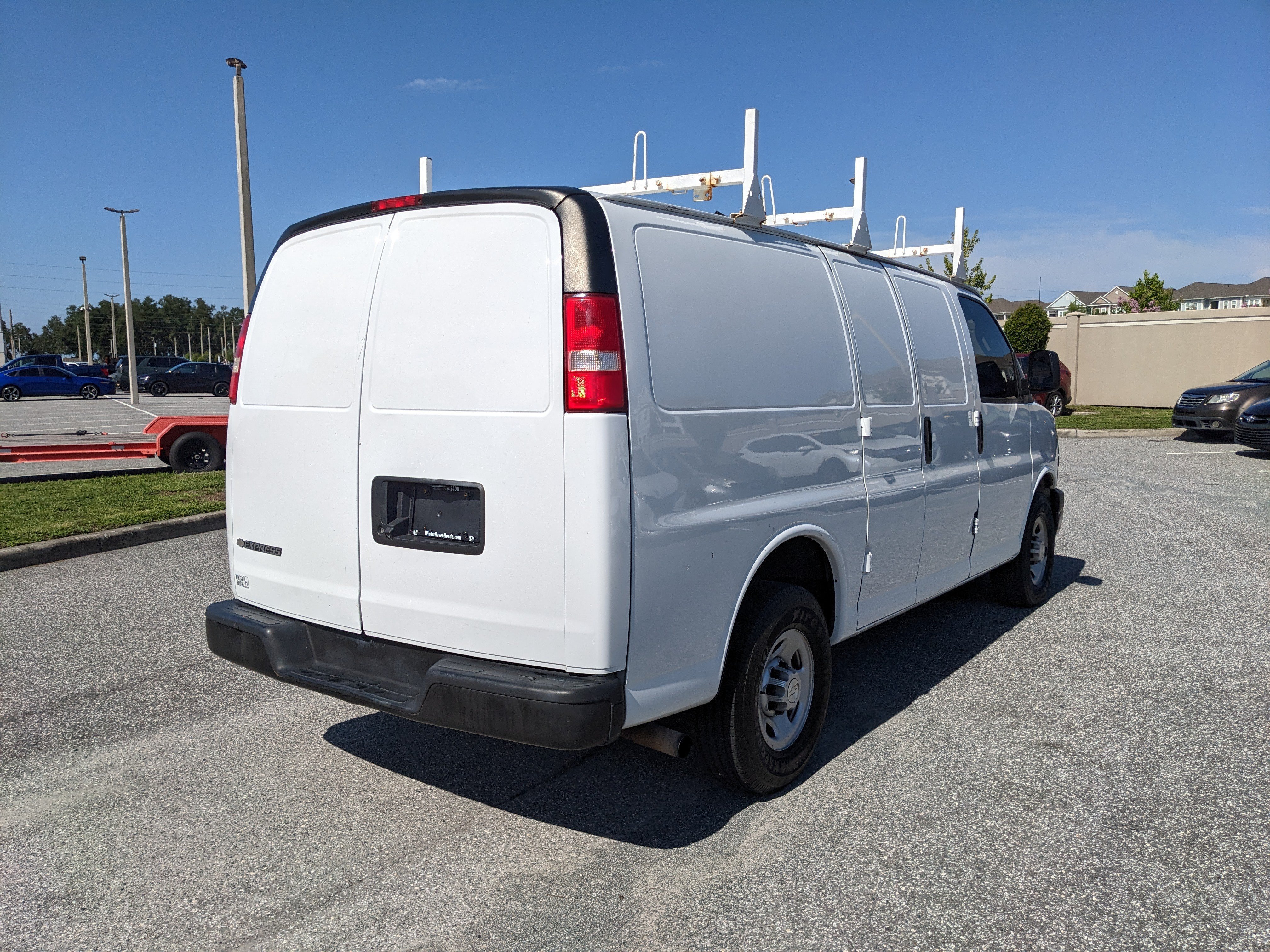 Used 2019 Chevrolet Express 2500 RWD image 8
