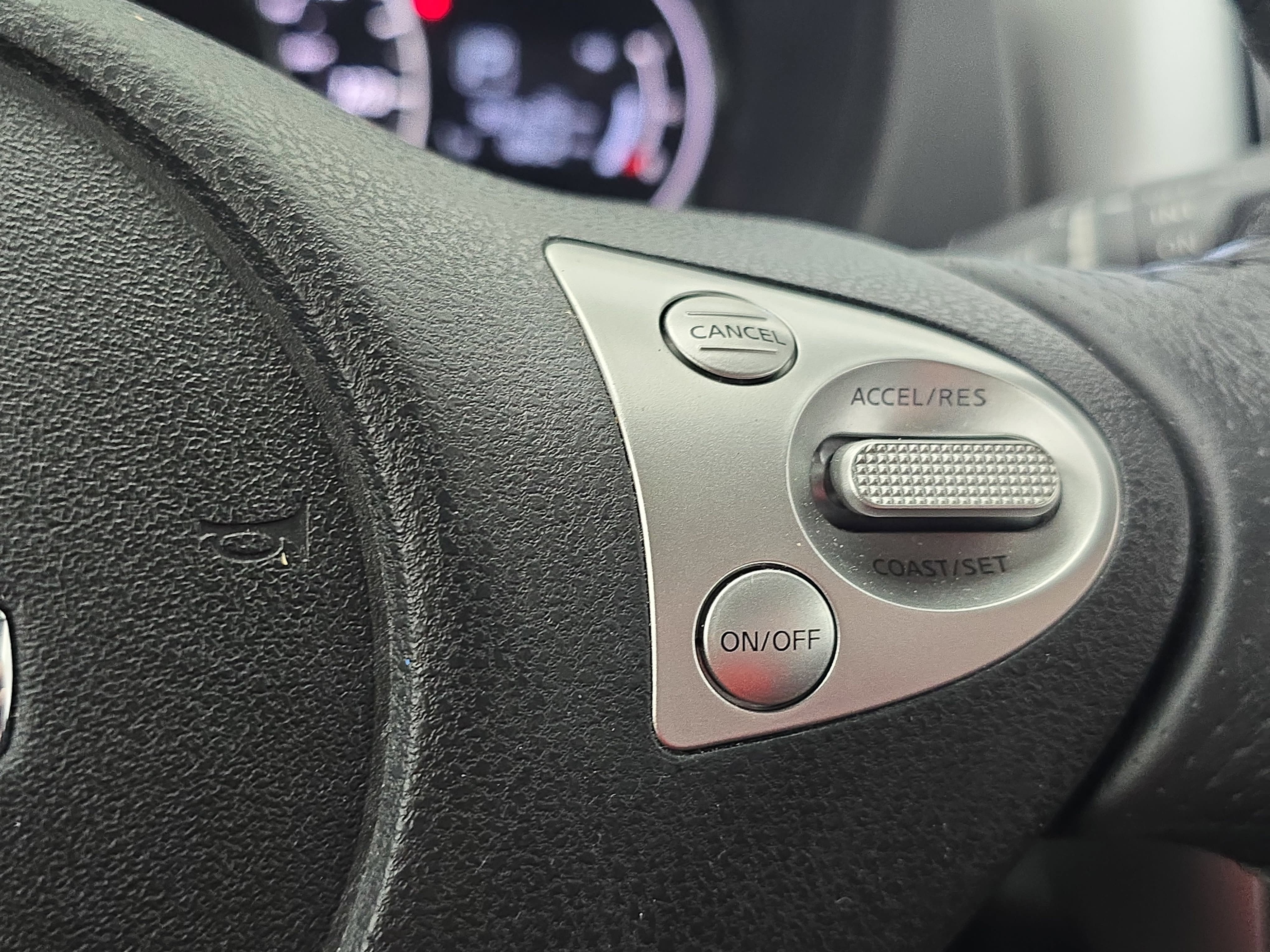 Certified 2018 Nissan Versa Note SR FWD image 17