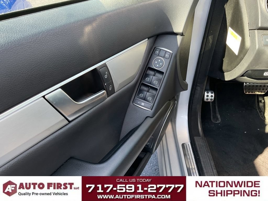 Used 2013 Mercedes-Benz C 300 4MATIC Sedan image 4