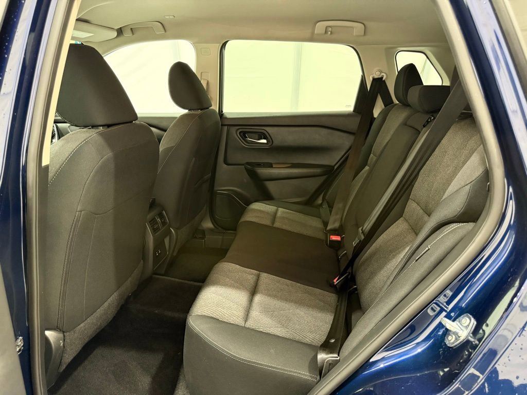 Used 2024 Nissan Rogue SV image 16