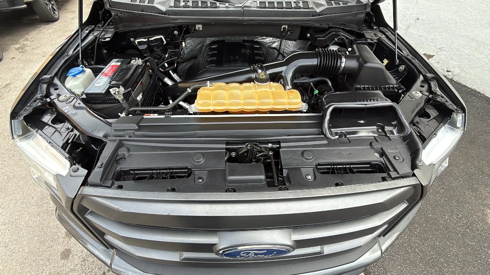 Used 2016 Ford F150 Lariat w/ Equipment Group 501A Mid AWD/4WD image 23