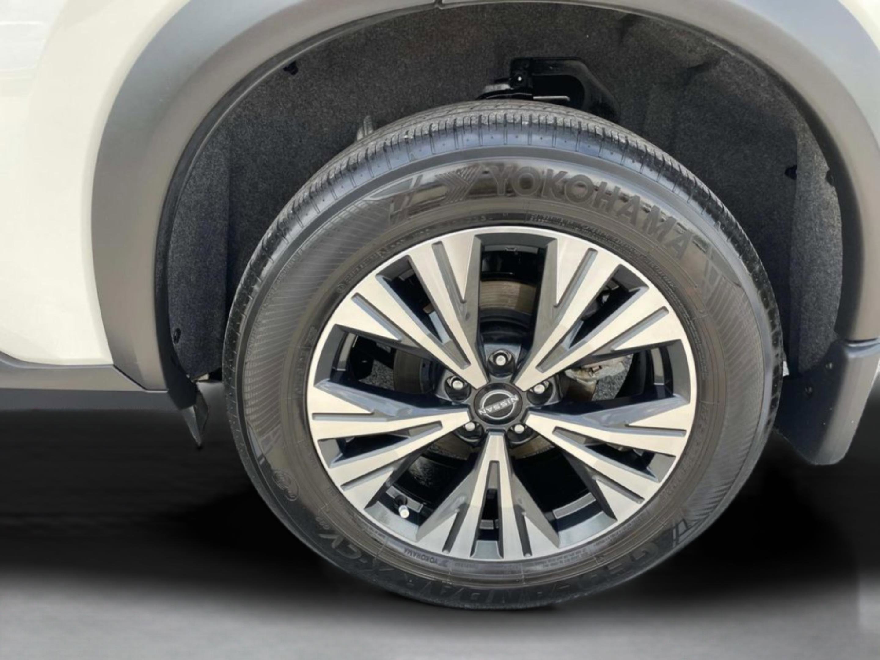 Used 2023 Nissan Rogue SV FWD image 31