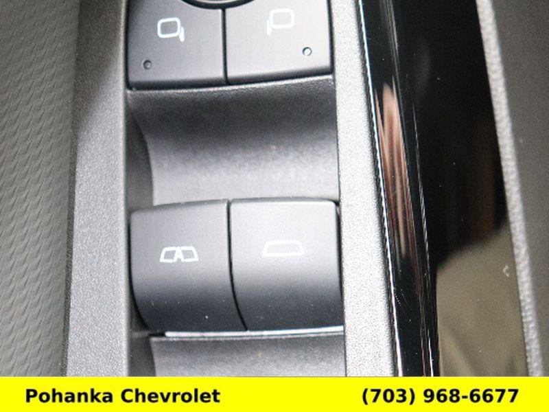 Certified 2025 Chevrolet Equinox LT w/ Safety and Technology Package AWD/4WD image 17