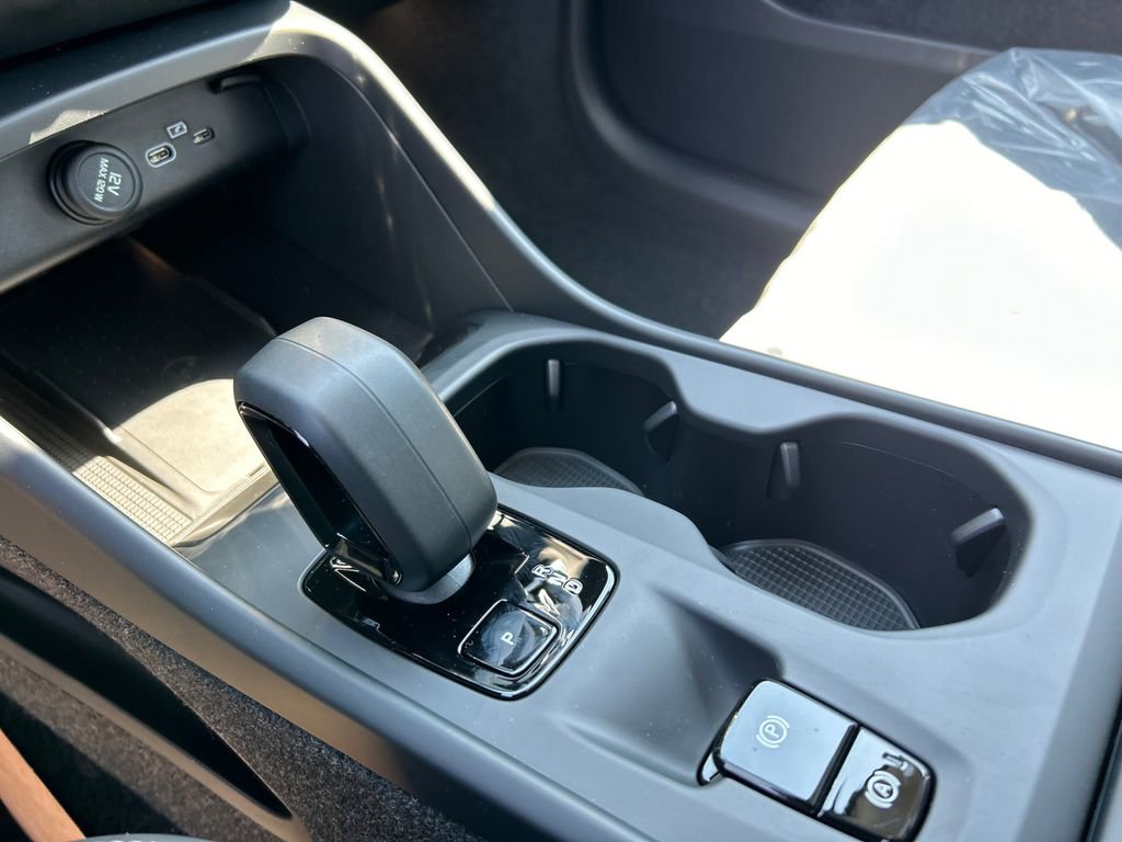 New 2026 Volvo XC40 B5 Core w/ Climate Package AWD/4WD image 20