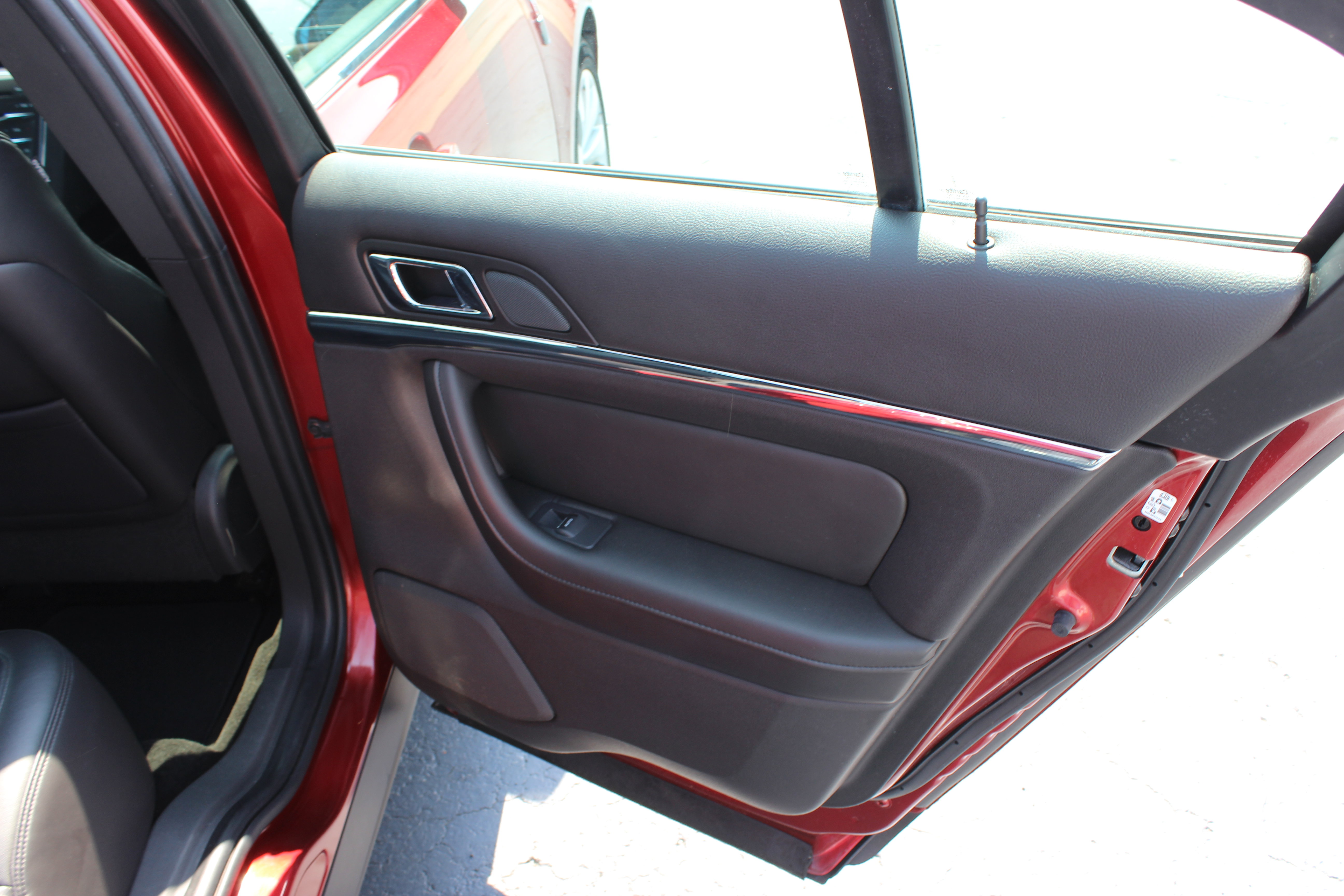 Used 2013 Lincoln MKS FWD image 14