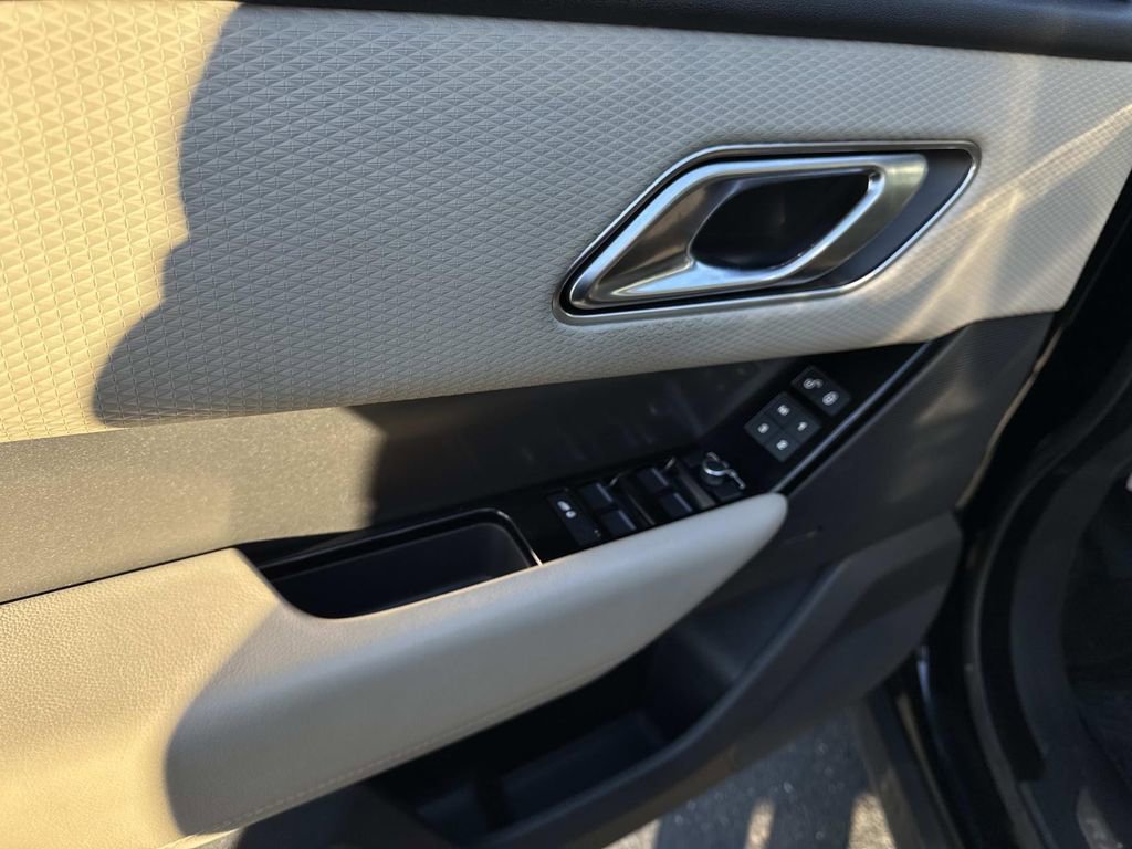Used 2020 Land Rover Range Rover Velar S image 15