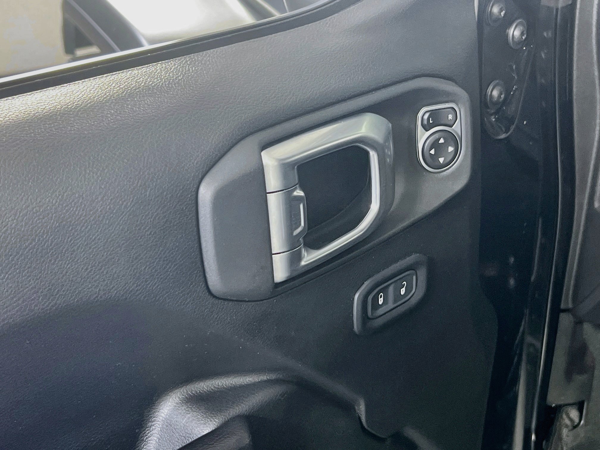 Used 2023 Jeep Wrangler Unlimited Sport AWD/4WD image 18