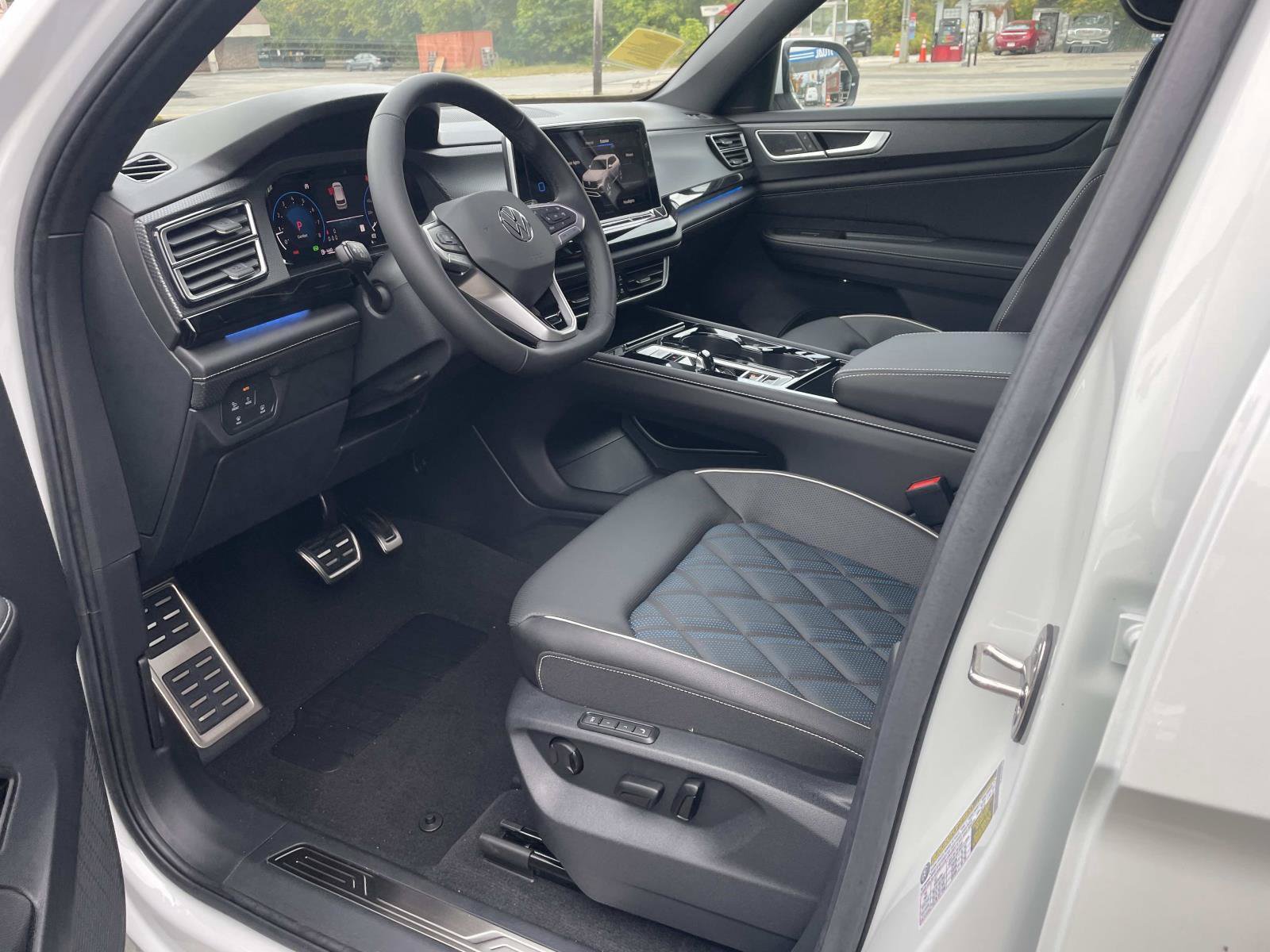New 2026 Volkswagen Atlas Cross Sport SEL Premium R-Line AWD/4WD image 8