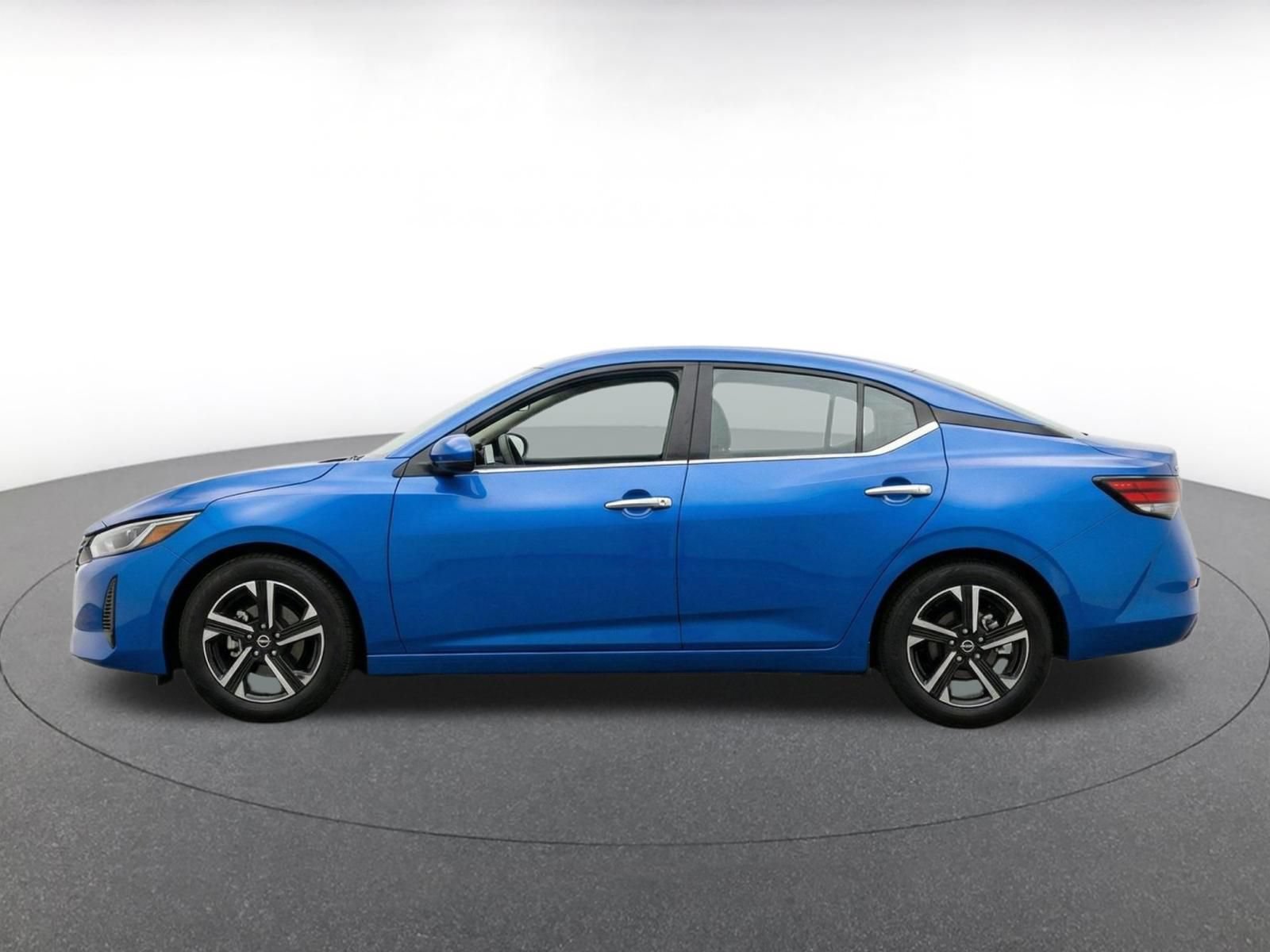 Used 2025 Nissan Sentra SV FWD image 4