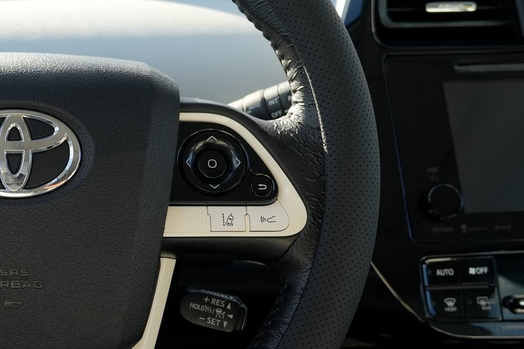 Used 2017 Toyota Prius Four w/ Advanced Technology Package FWD image 40