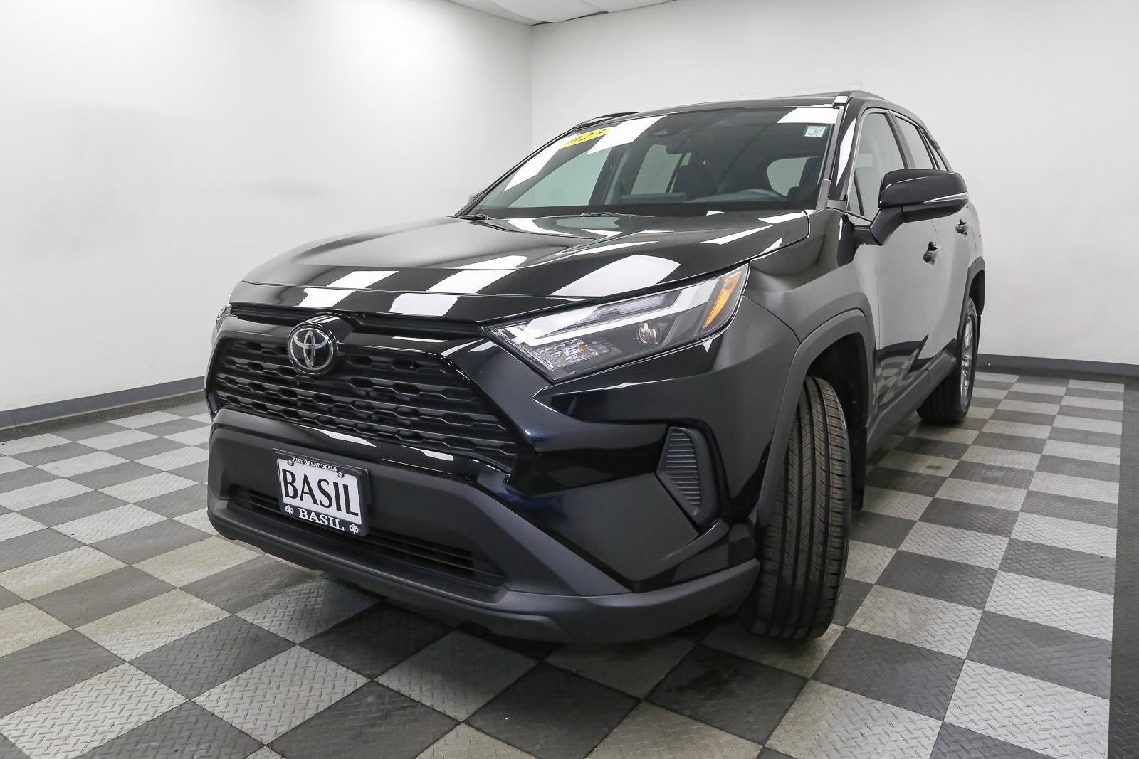 Used 2023 Toyota RAV4 XLE w/ Convenience Package AWD/4WD image 4