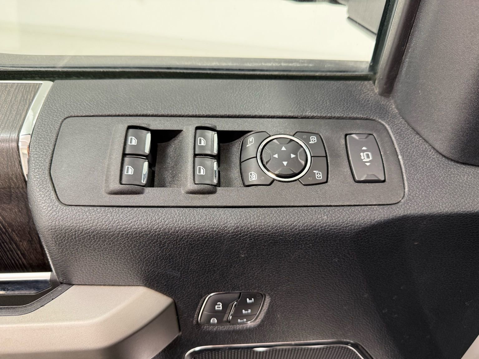 Used 2021 Ford F250 Lariat w/ Lariat Value Package image 16