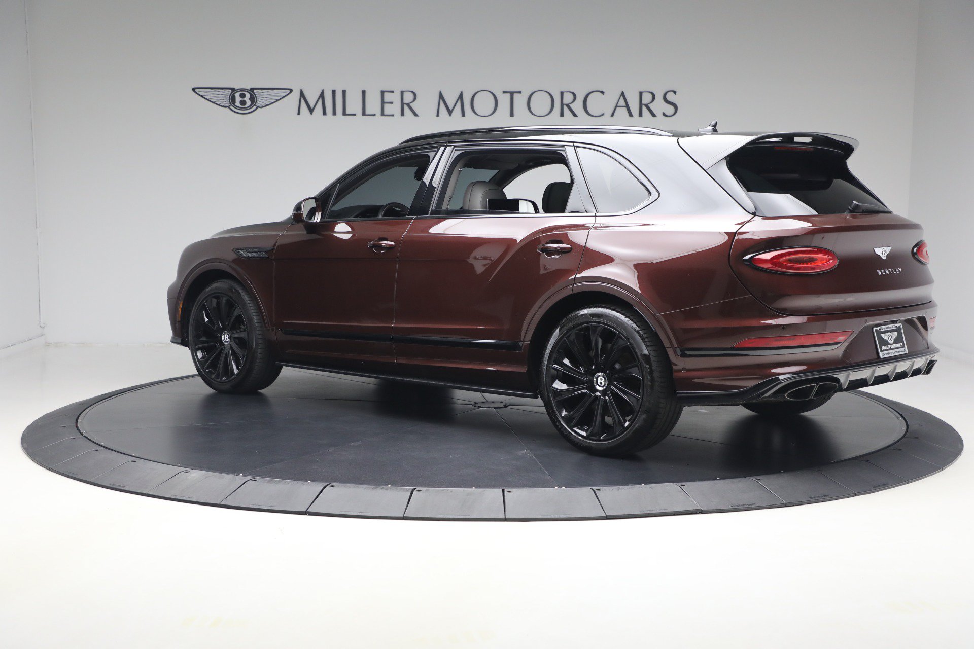 Certified 2024 Bentley Bentayga Extended Wheelbase AWD/4WD image 4