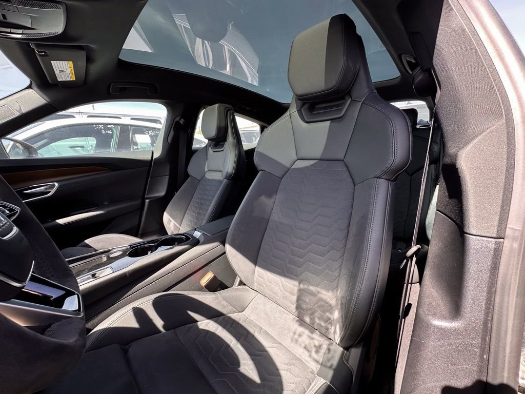 Used 2022 Audi e-tron GT Premium Plus image 7