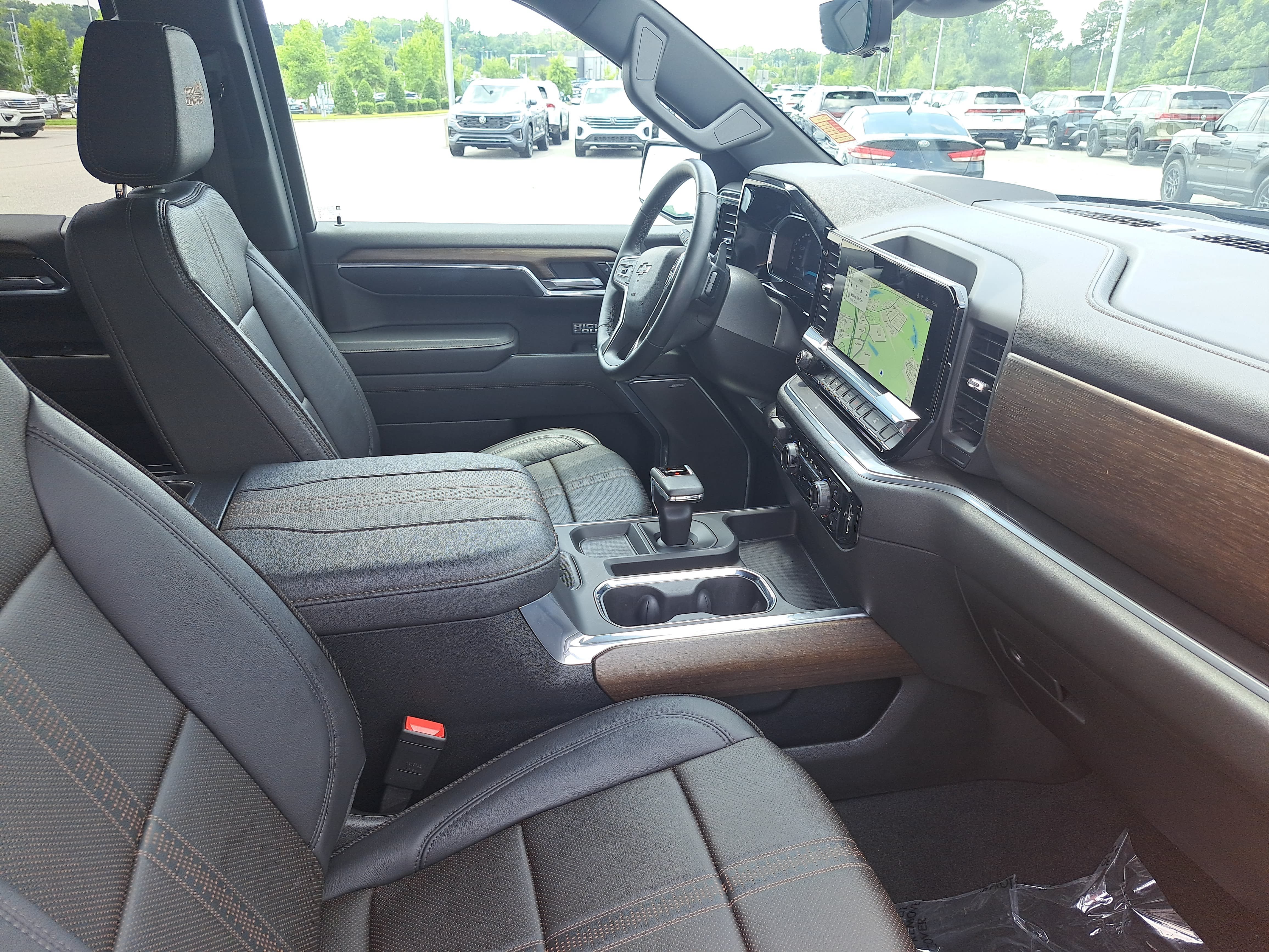 Used 2026 Chevrolet Silverado 1500 High Country w/ High Country Premium Package AWD/4WD image 10