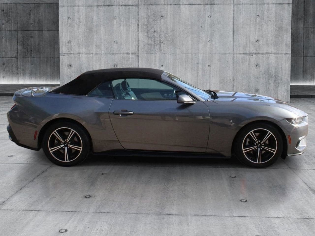 Used 2024 Ford Mustang Premium RWD image 5