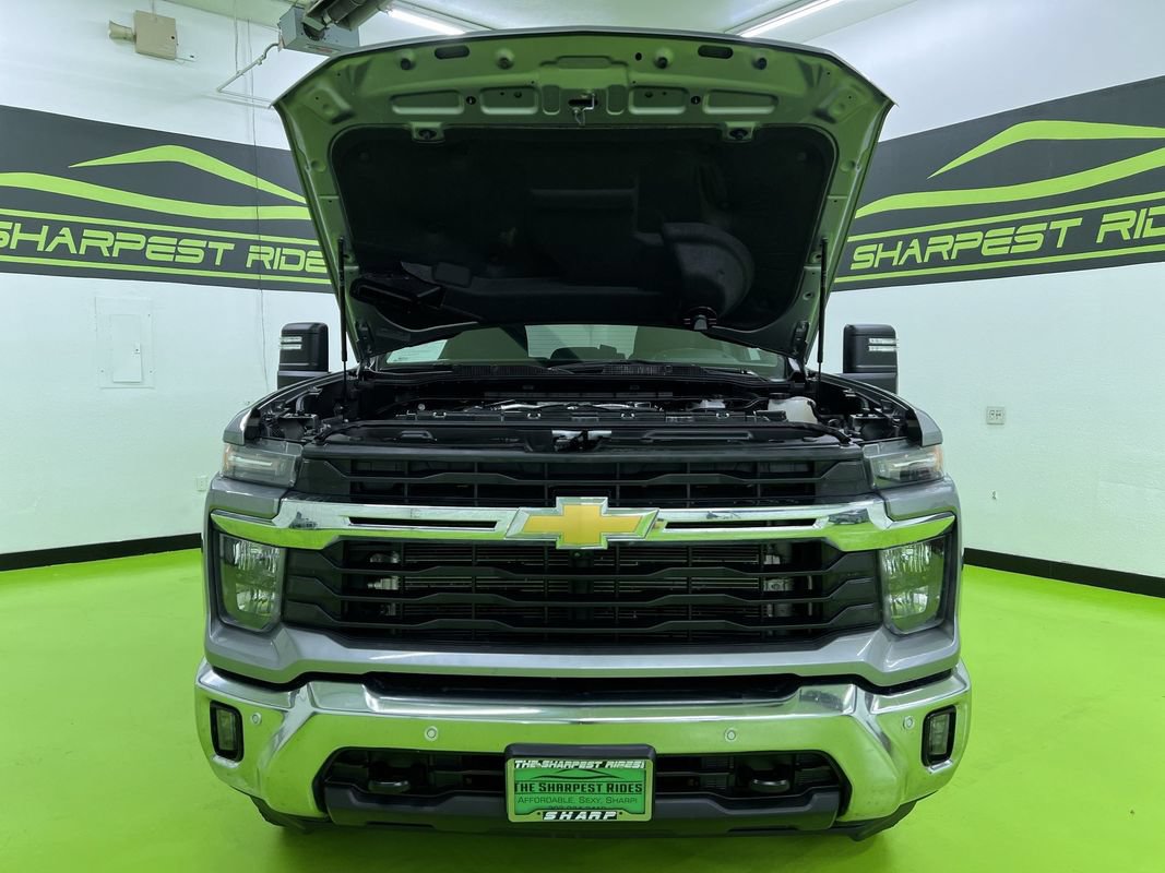Used 2025 Chevrolet Silverado 3500 LT w/ Safety Package AWD/4WD image 4