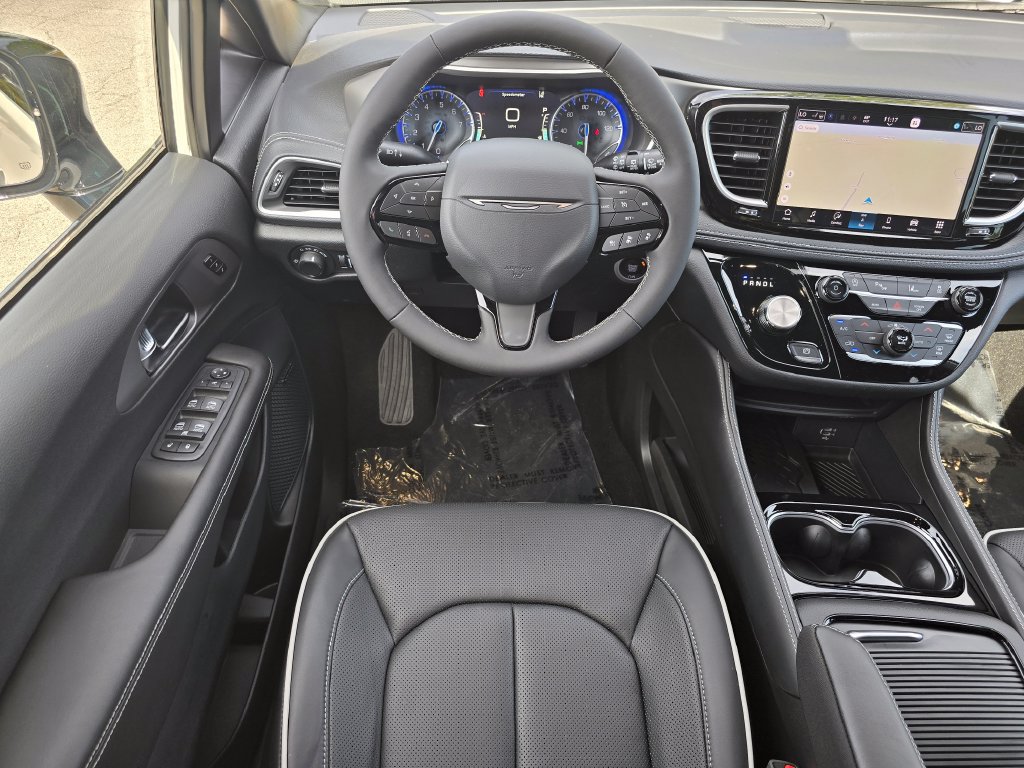 New 2027 Chrysler Pacifica Limited AWD/4WD image 30
