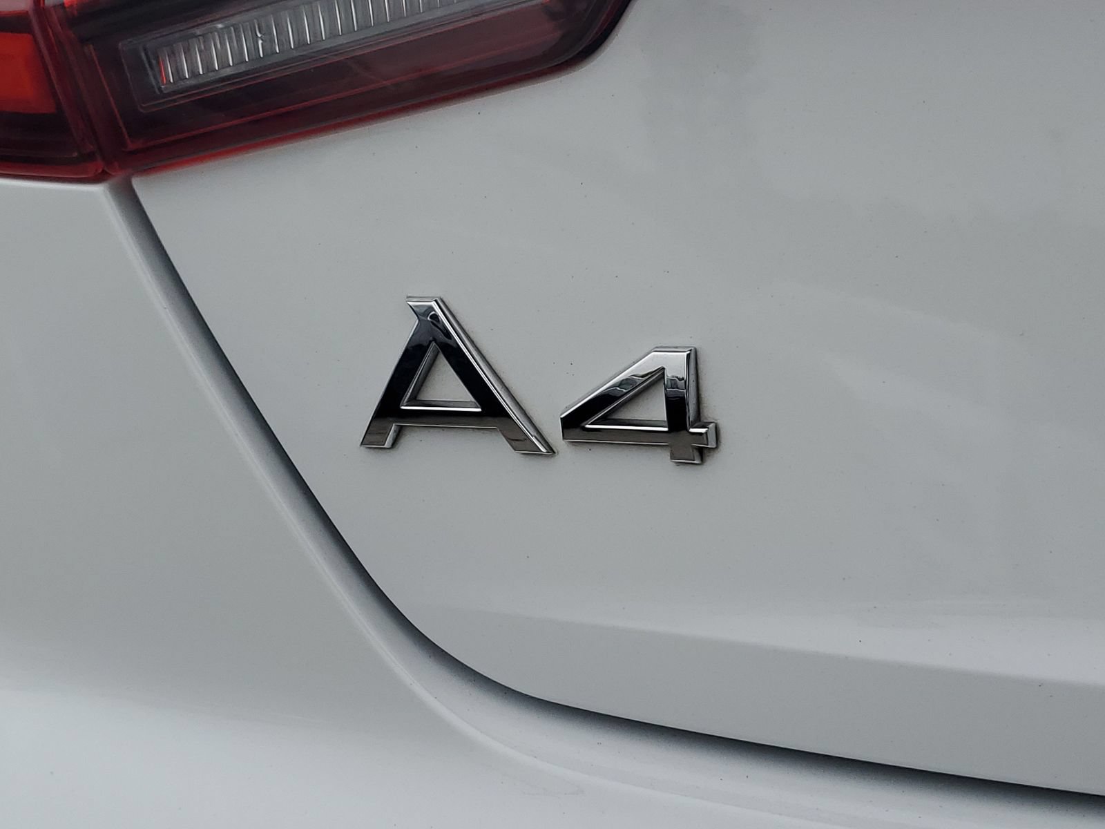 Used 2019 Audi A4 2.0T Premium Plus w/ Premium Plus Package FWD image 7