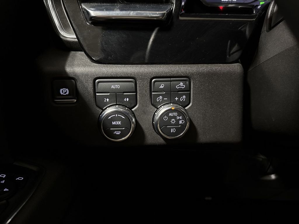 Used 2025 GMC Sierra 1500 SLT image 19