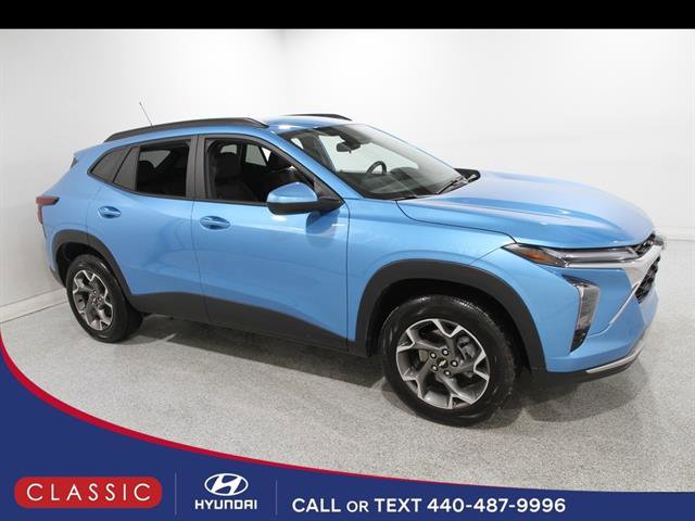 Used 2025 Chevrolet Trax LT