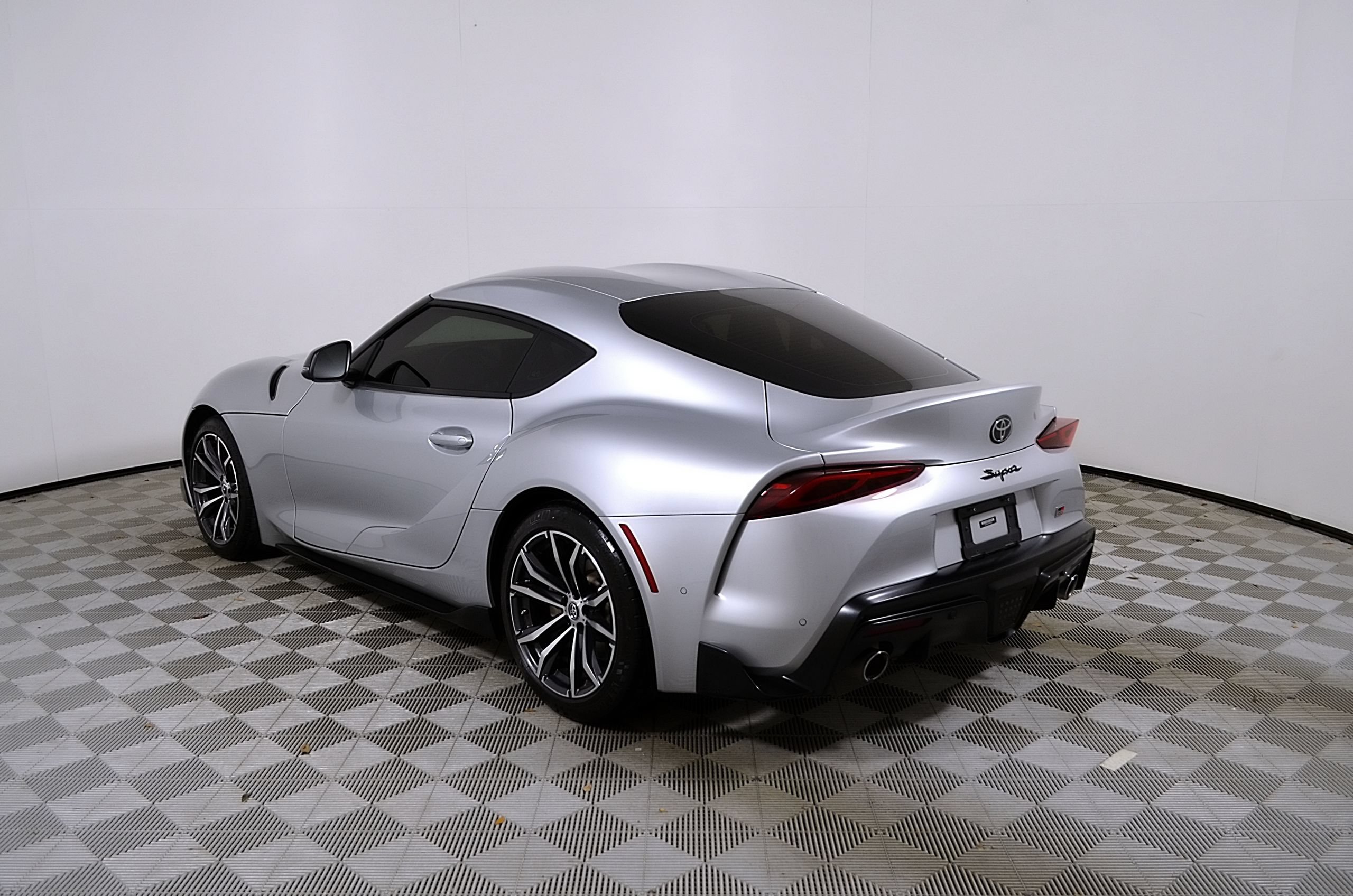 Used 2021 Toyota Supra w/ Safety & Technology Package RWD image 9