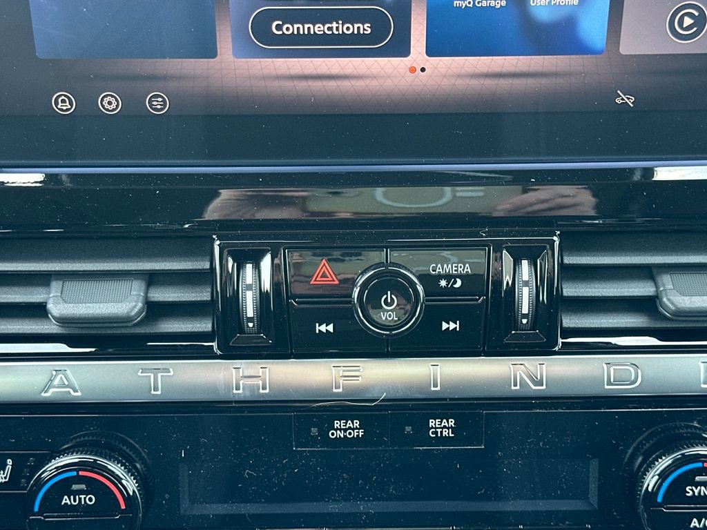 New 2026 Nissan Pathfinder SV image 21