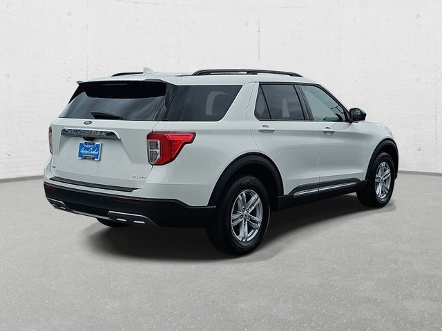 Used 2022 Ford Explorer XLT w/ Equipment Group 202A image 5