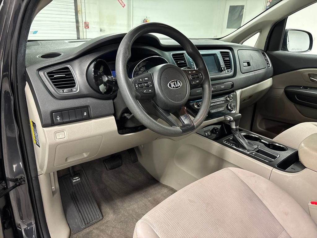 Used 2021 Kia Sedona LX image 26