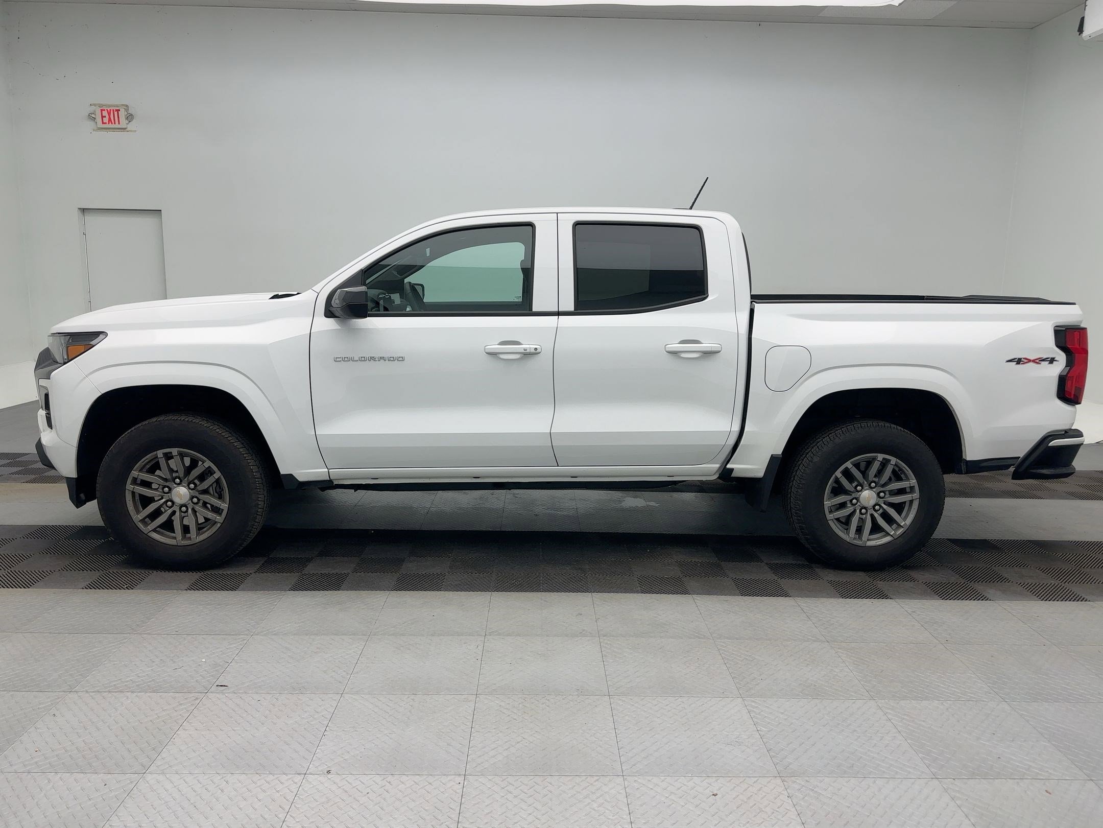 New 2025 Chevrolet Colorado LT w/ Advanced Trailering Package image 2