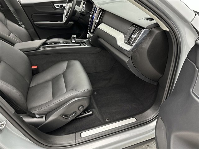 Certified 2025 Volvo XC60 B5 Plus image 25