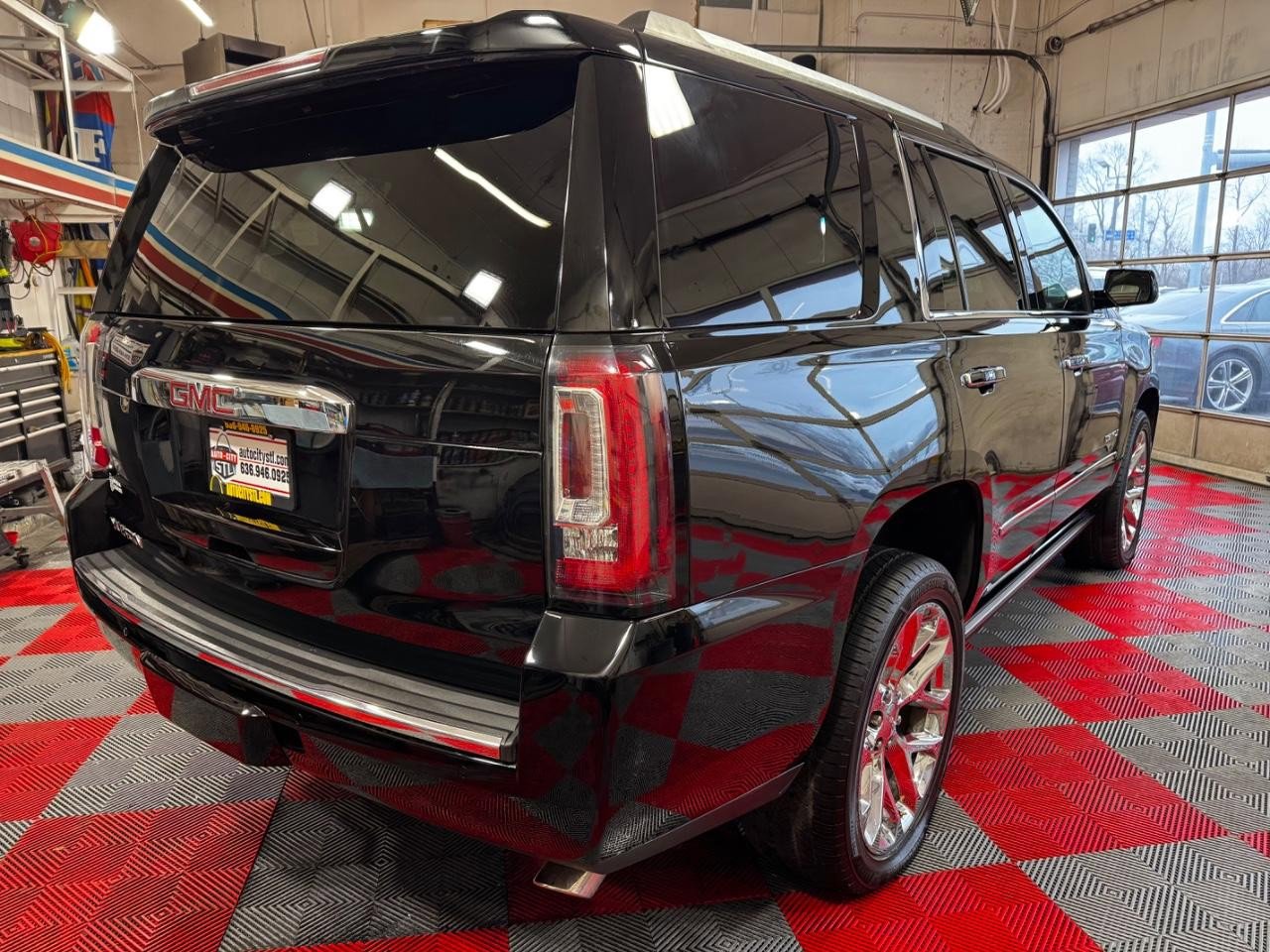 Used 2019 GMC Yukon Denali w/ Denali Ultimate Package AWD/4WD image 7
