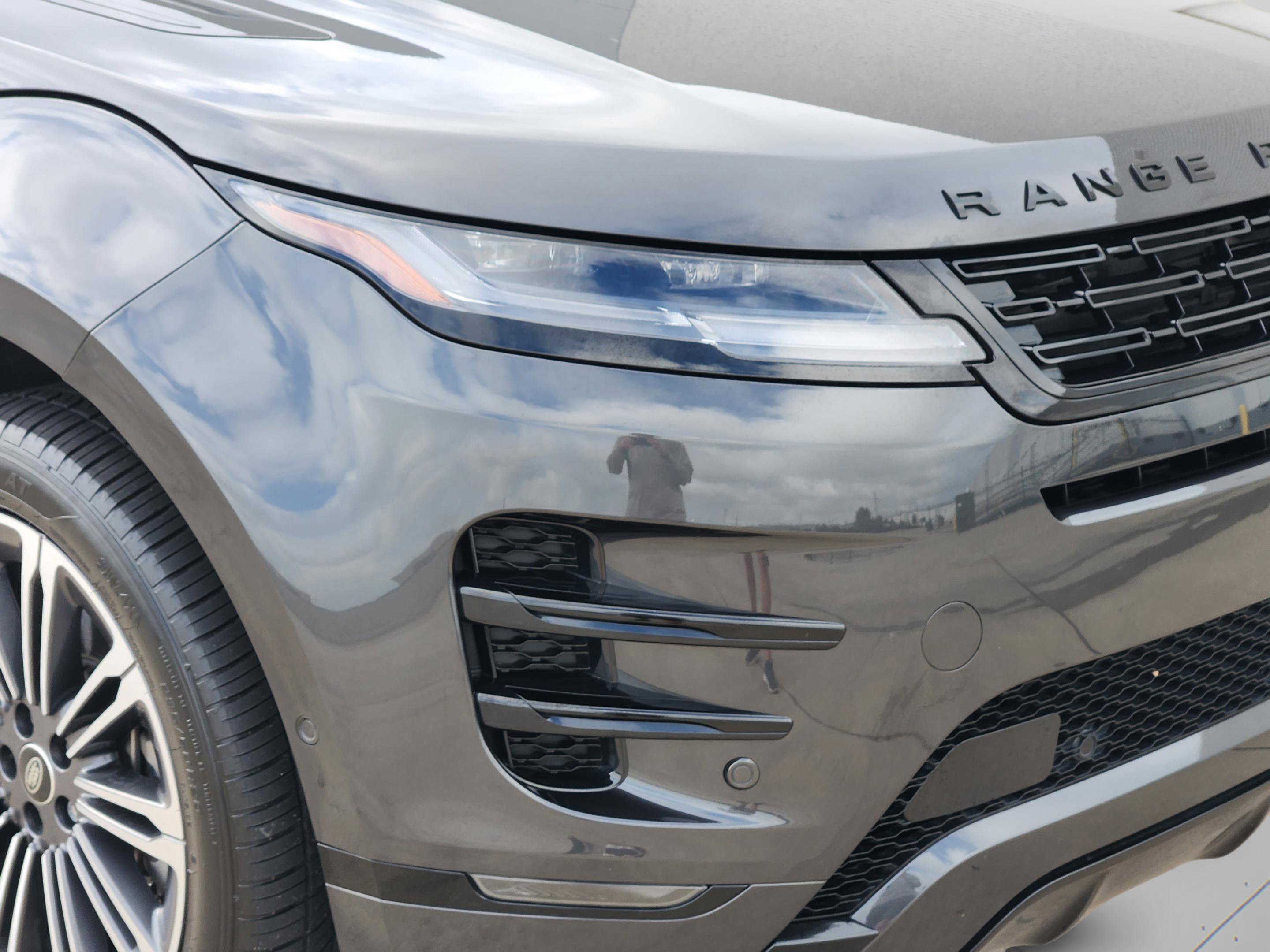 Certified 2024 Land Rover Range Rover Evoque Dynamic SE AWD/4WD image 31