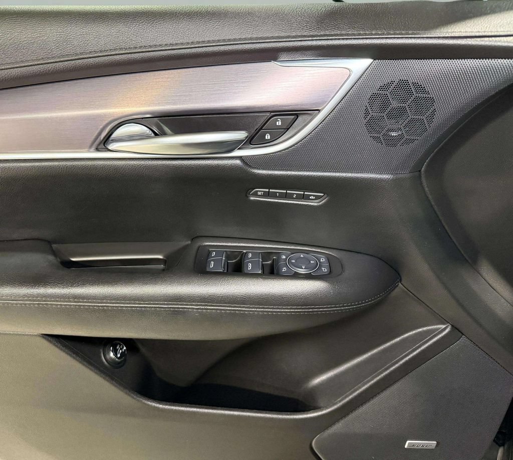 Used 2017 Cadillac XT5 Premium Luxury AWD/4WD image 9