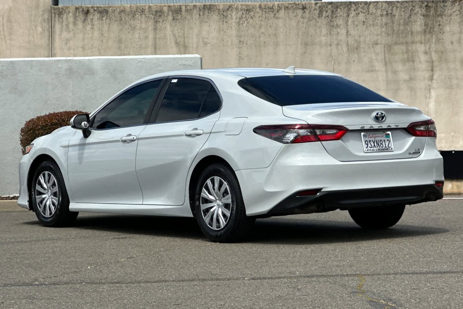 Used 2022 Toyota Camry LE FWD image 7
