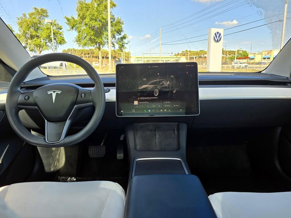 Used 2023 Tesla Model 3 Standard Range image 9