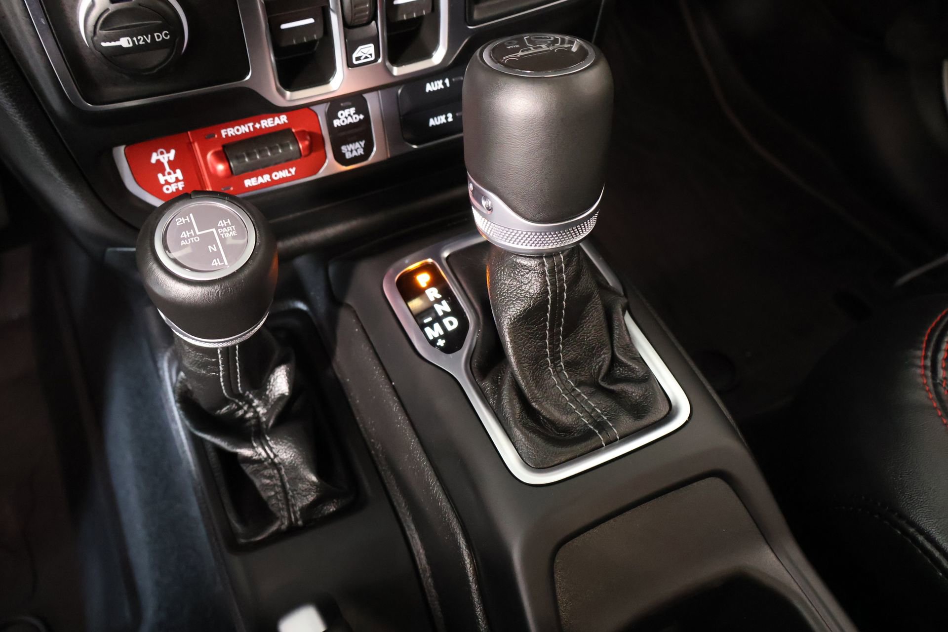 Used 2025 Jeep Gladiator Rubicon AWD/4WD image 9