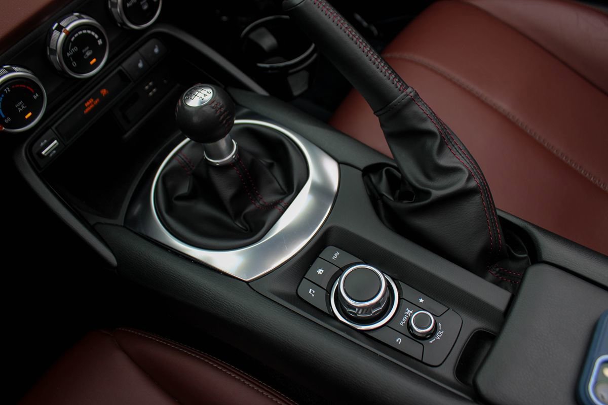 Used 2019 MAZDA MX-5 Miata RF Grand Touring RWD image 13