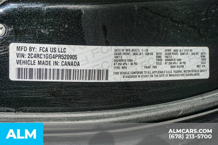 Used 2023 Chrysler Pacifica Limited FWD image 61