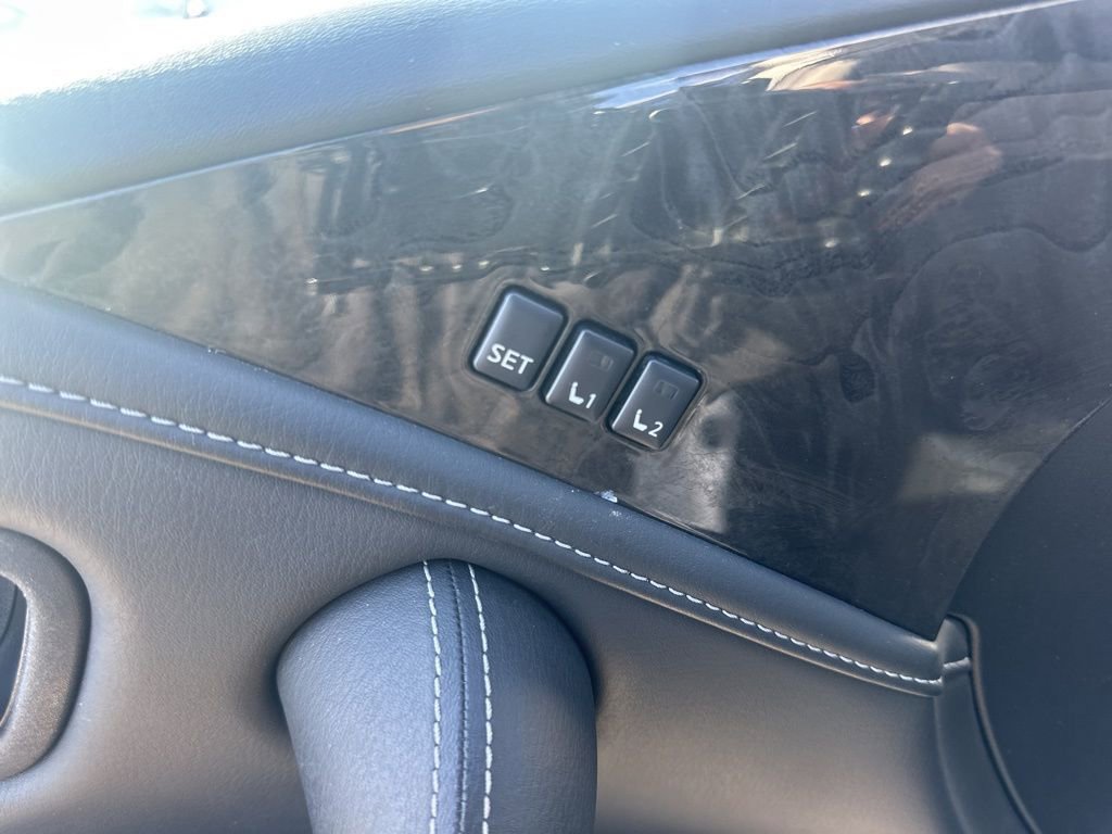 Used 2024 INFINITI QX80 Luxe image 11