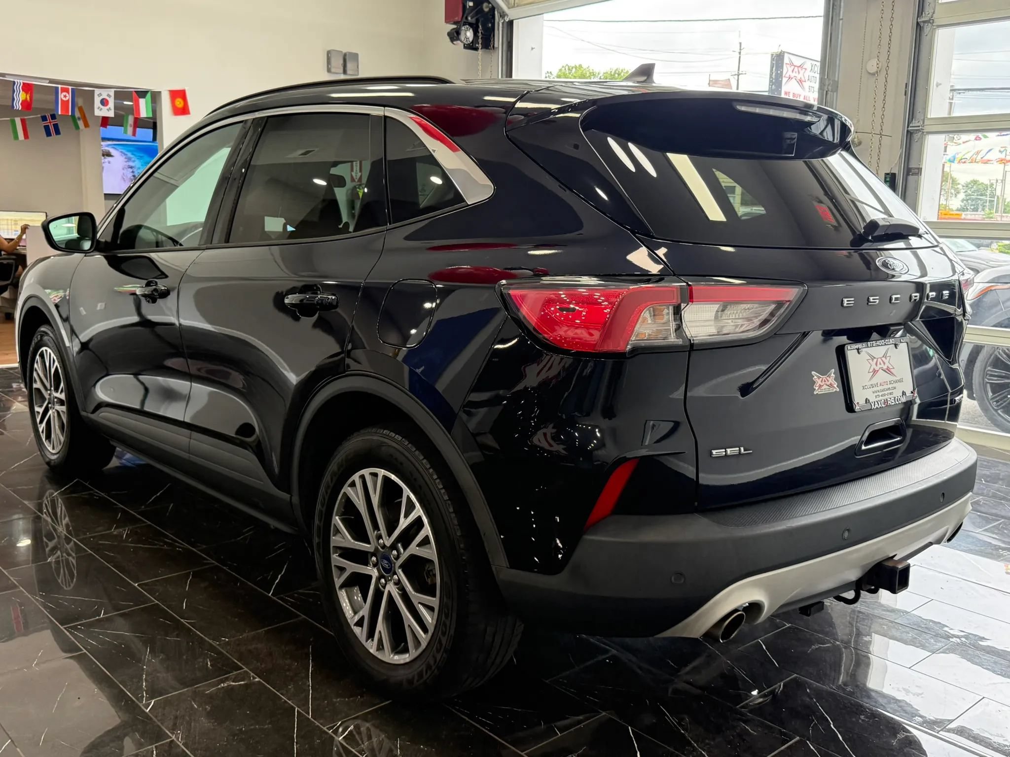 Used 2021 Ford Escape SEL w/ Class II Trailer Tow Package AWD/4WD image 4