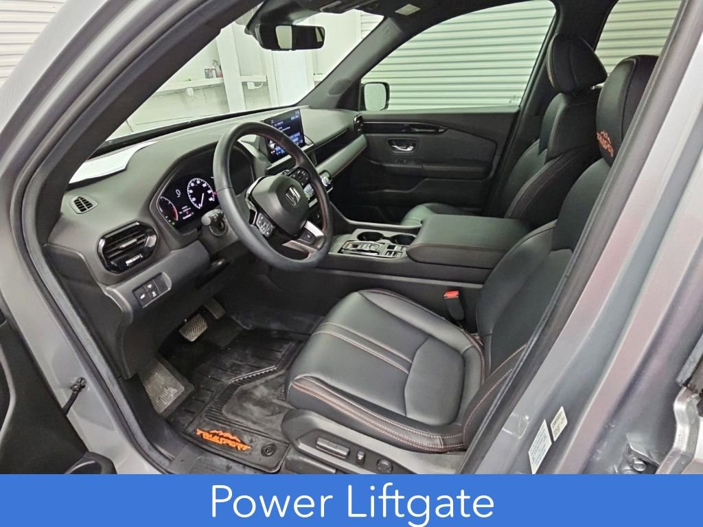 Used 2025 Honda Pilot TrailSport image 10