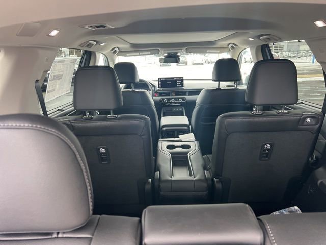New 2026 Honda Pilot Touring image 7