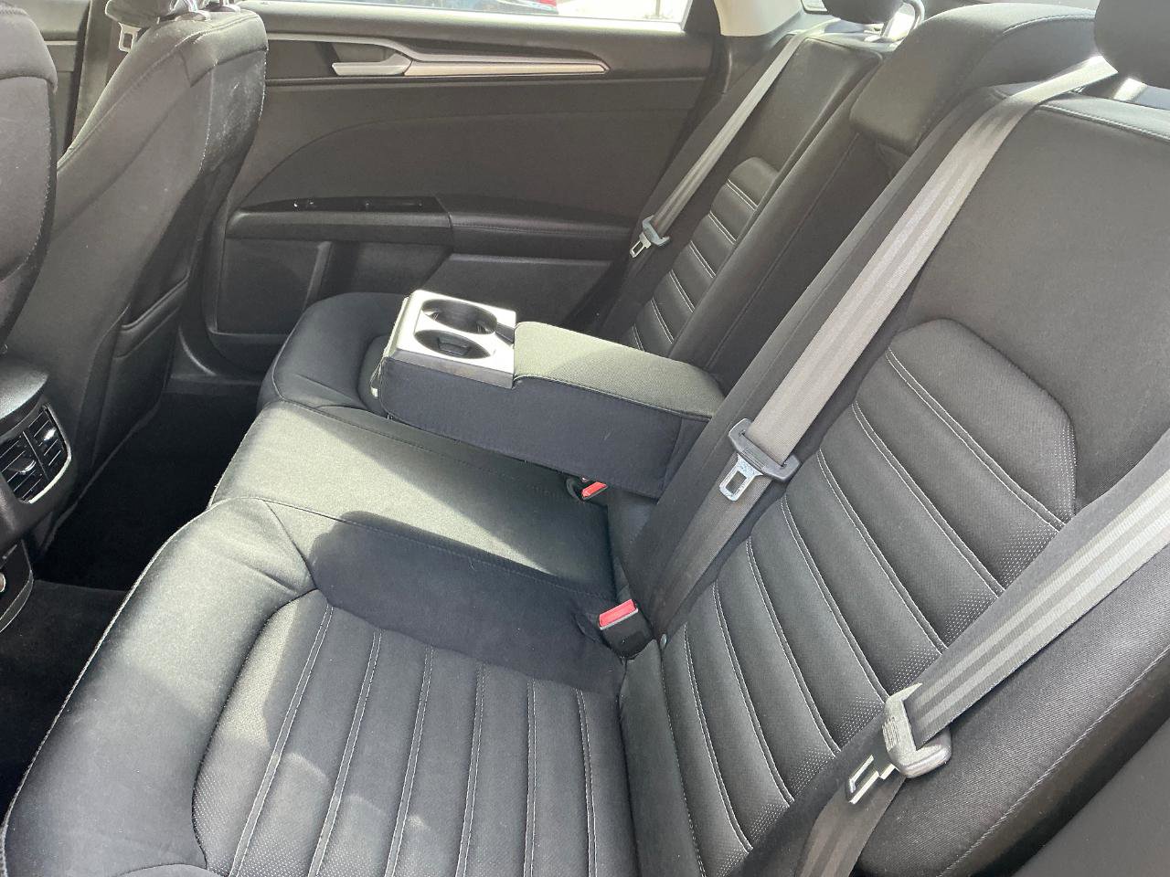 Used 2014 Ford Fusion SE image 13