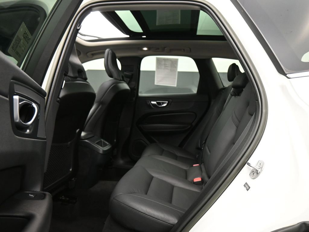 Used 2023 Volvo XC60 B5 Plus w/ Protection Package Premier image 14