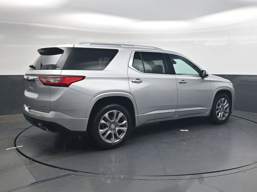 Used 2021 Chevrolet Traverse Premier FWD image 4