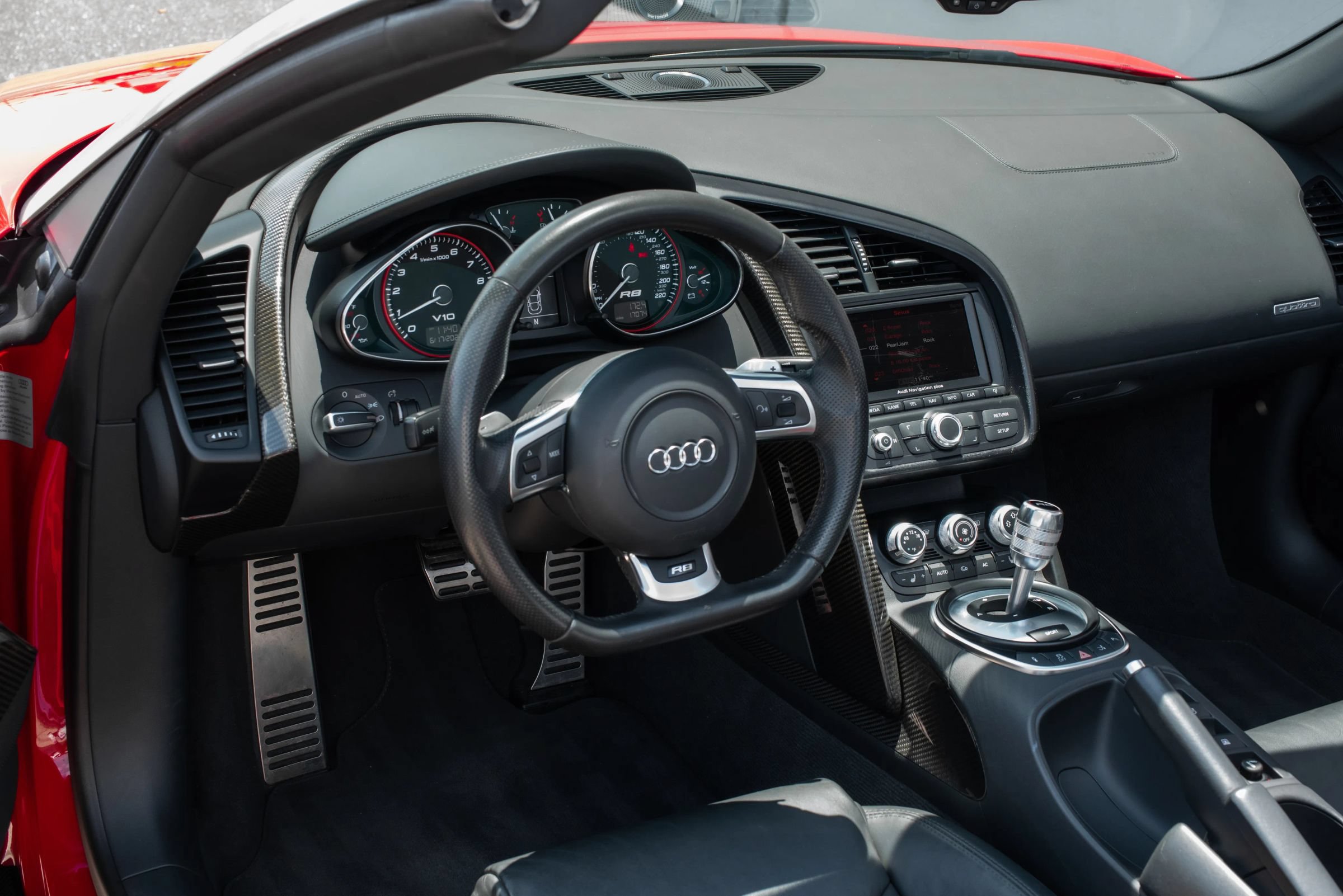 Used 2011 Audi R8 V10 AWD/4WD image 7