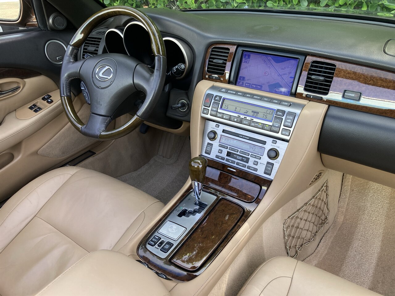 Used 2006 Lexus SC 430 Convertible RWD image 2
