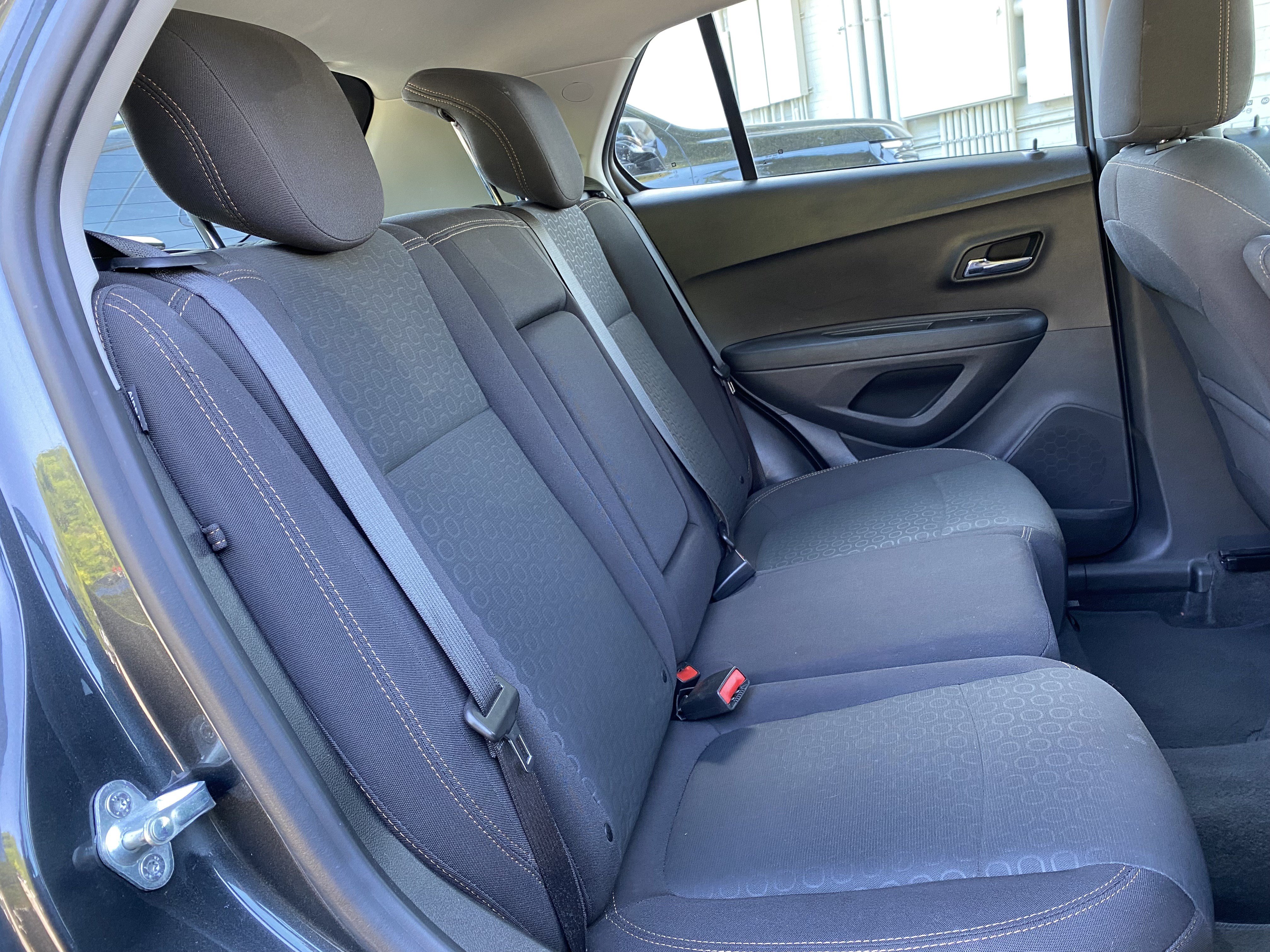Used 2020 Chevrolet Trax LS FWD image 33