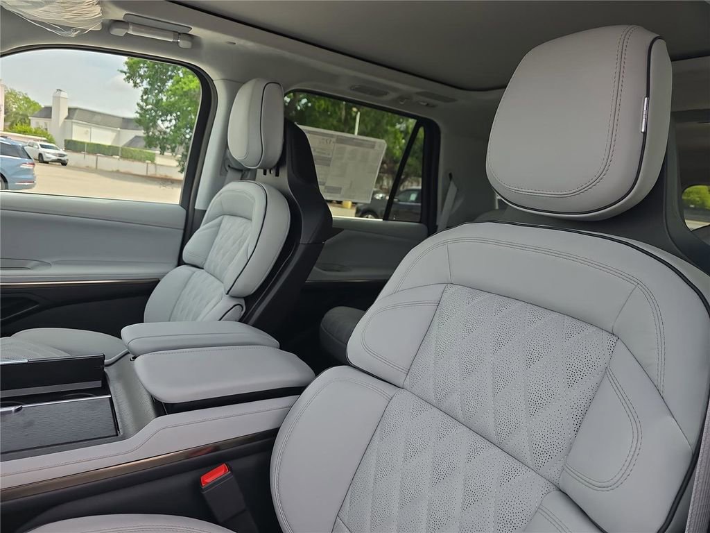 New 2026 Lincoln Navigator L Black Label image 18